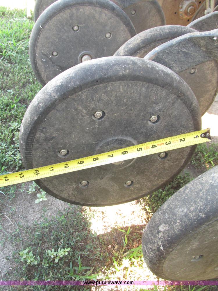 image for item F7493 1999 Great Plains Solid Stand 1500 grain drill