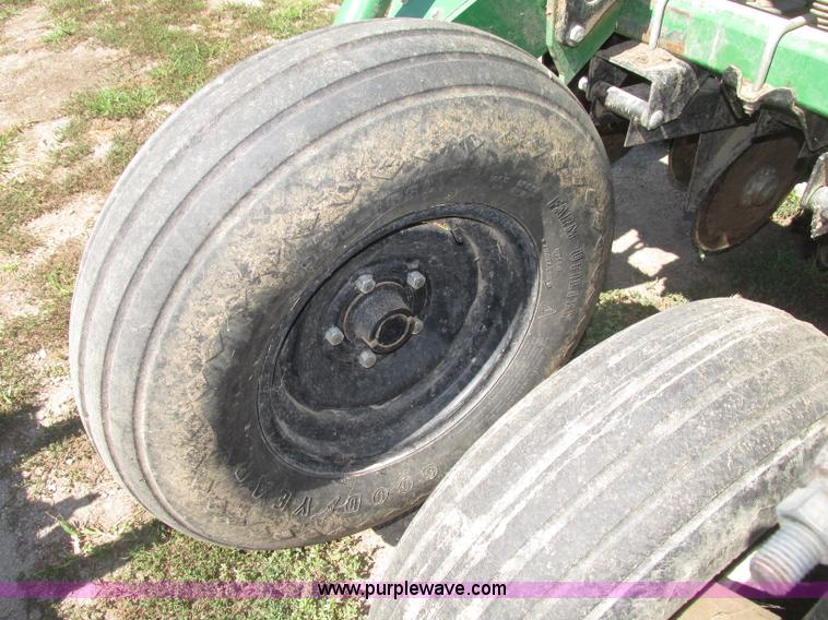 image for item F7493 1999 Great Plains Solid Stand 1500 grain drill