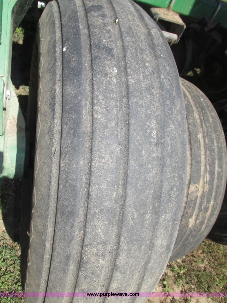 image for item F7493 1999 Great Plains Solid Stand 1500 grain drill