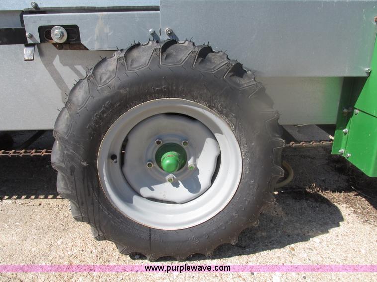 image for item F7496 2013 Frontier MS1105 manure spreader