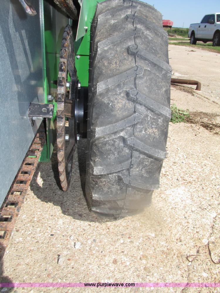 image for item F7496 2013 Frontier MS1105 manure spreader