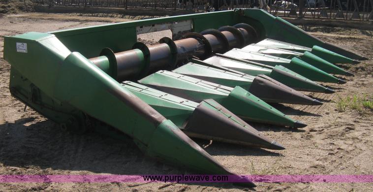 image for item H5267 John Deere 853A row head