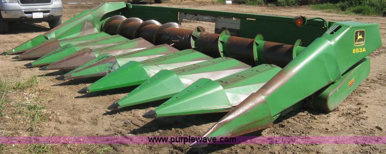 image for item H5267 John Deere 853A row head