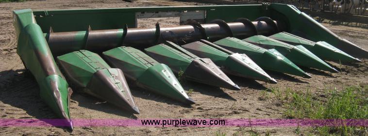 image for item H5267 John Deere 853A row head