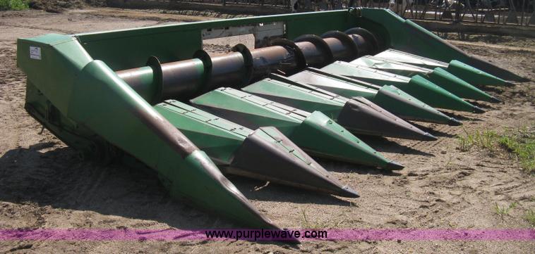 image for item H5267 John Deere 853A row head