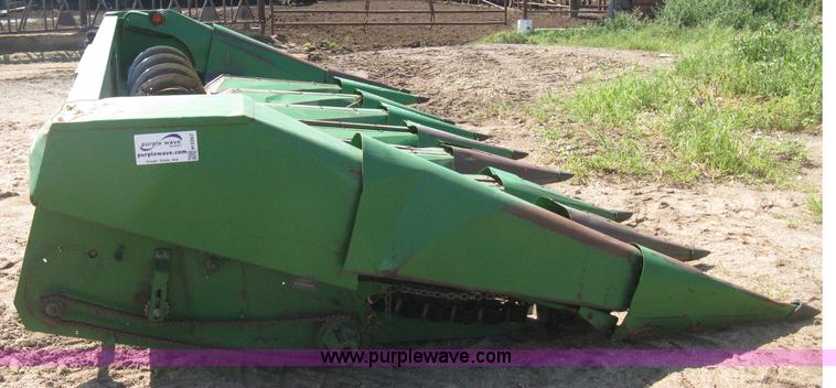 image for item H5267 John Deere 853A row head