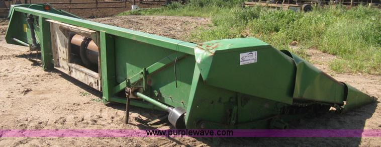 image for item H5267 John Deere 853A row head