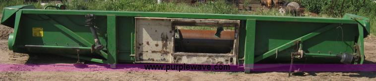 image for item H5267 John Deere 853A row head