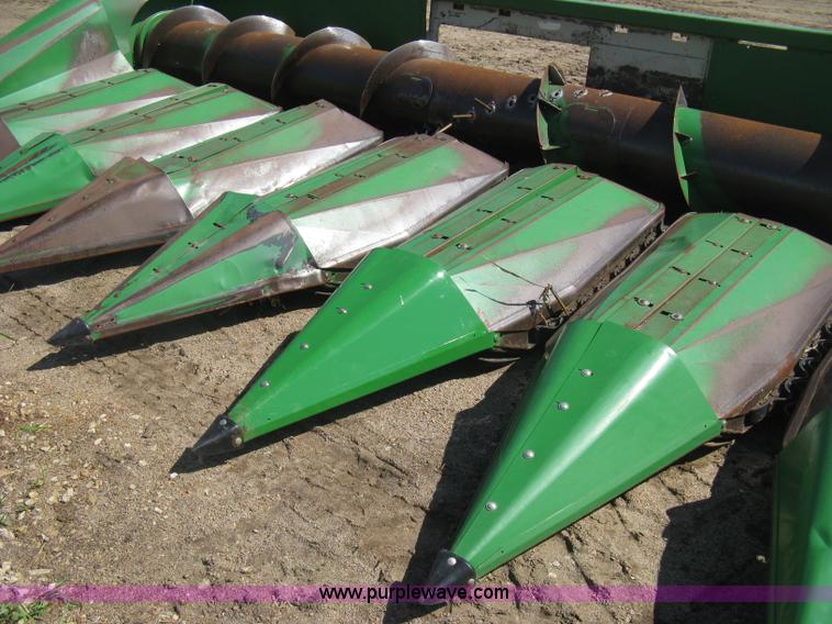 image for item H5267 John Deere 853A row head