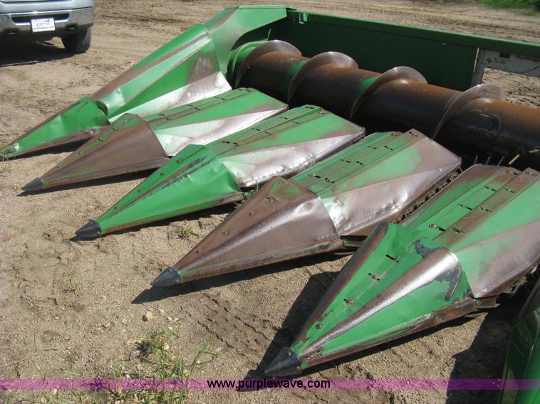 image for item H5267 John Deere 853A row head