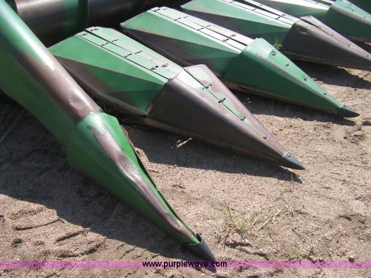 image for item H5267 John Deere 853A row head