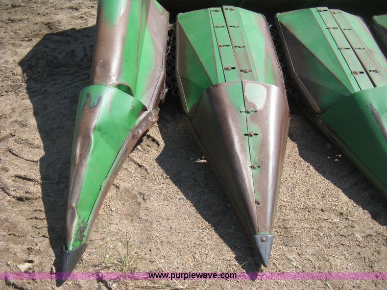 image for item H5267 John Deere 853A row head