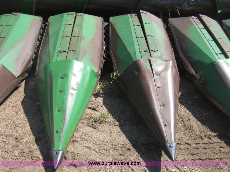 image for item H5267 John Deere 853A row head