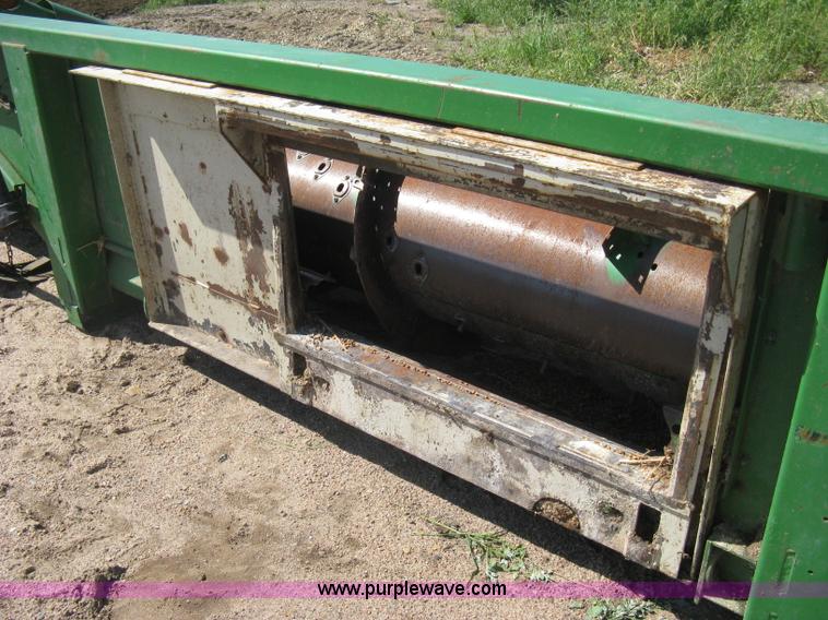 image for item H5267 John Deere 853A row head