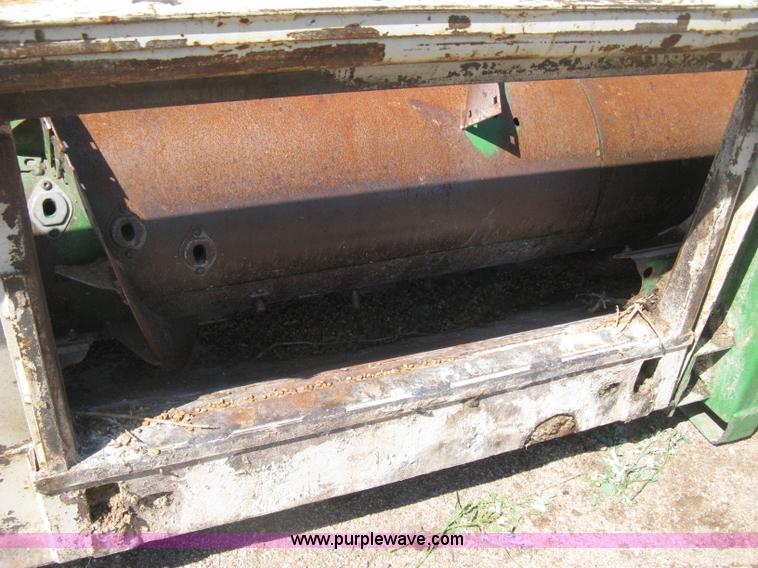 image for item H5267 John Deere 853A row head