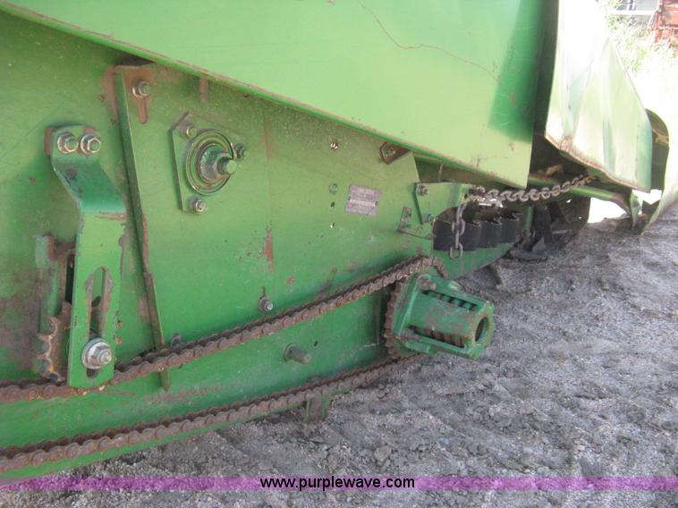 image for item H5267 John Deere 853A row head