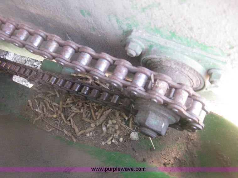 image for item H5267 John Deere 853A row head