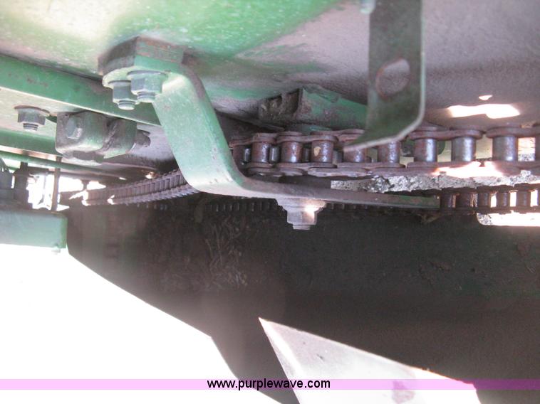 image for item H5267 John Deere 853A row head