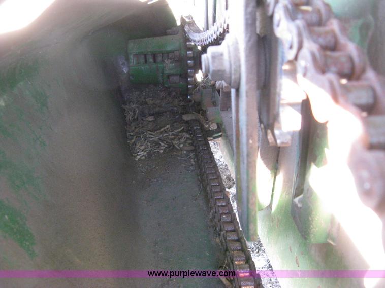image for item H5267 John Deere 853A row head
