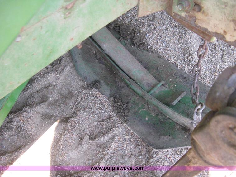 image for item H5267 John Deere 853A row head
