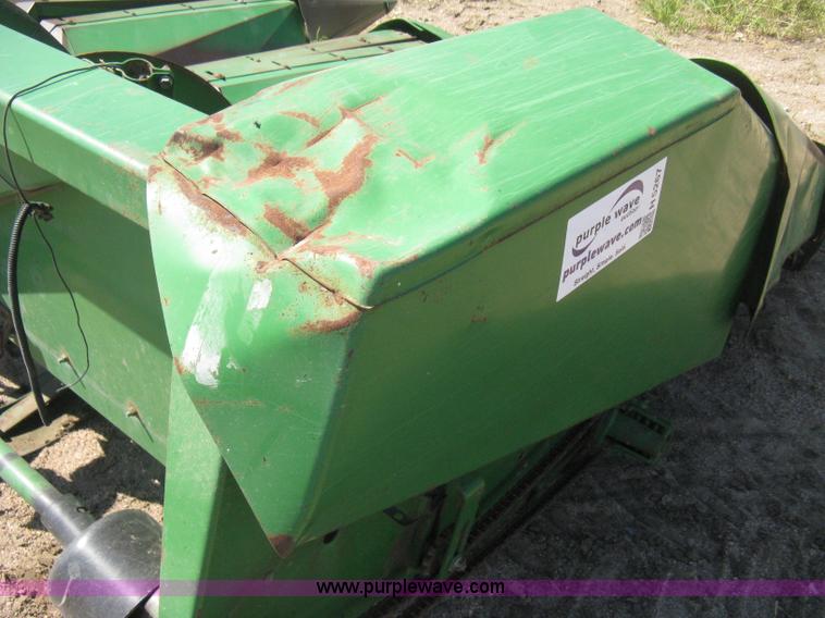 image for item H5267 John Deere 853A row head