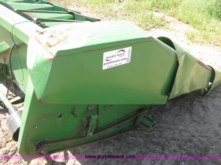image for item H5267 John Deere 853A row head