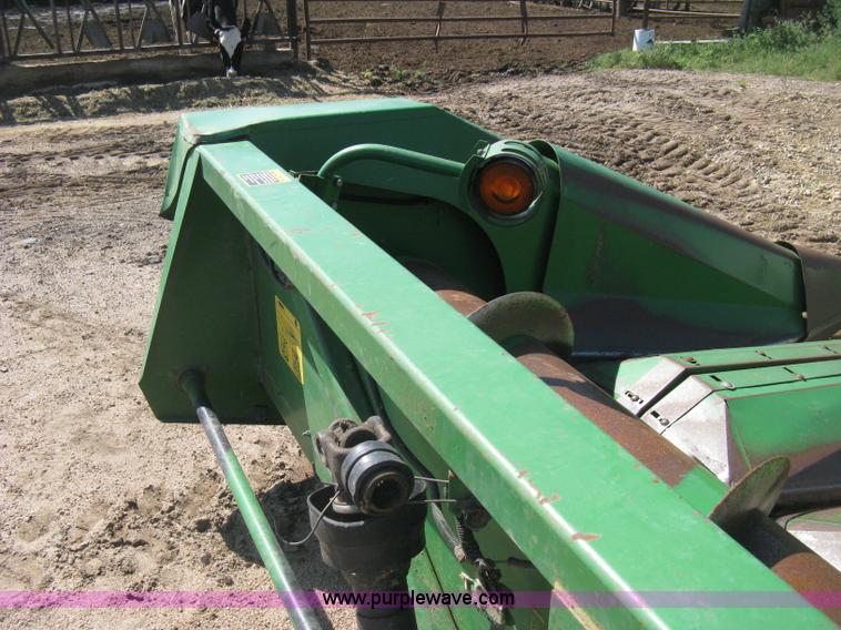 image for item H5267 John Deere 853A row head