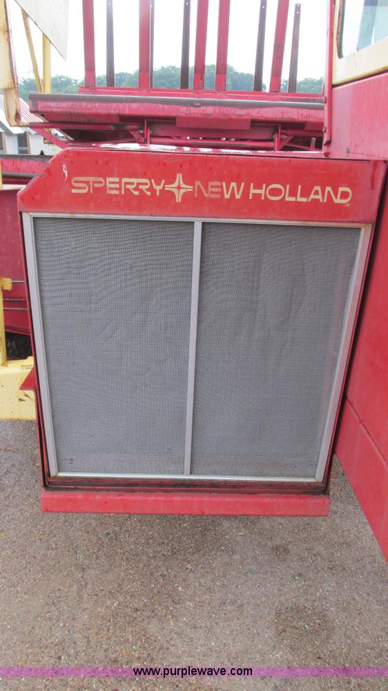 image for item I3248 New Holland 1049 Stackcruiser self-propelled bale wagon