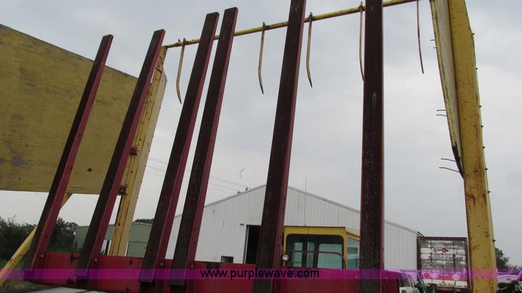 image for item I3248 New Holland 1049 Stackcruiser self-propelled bale wagon