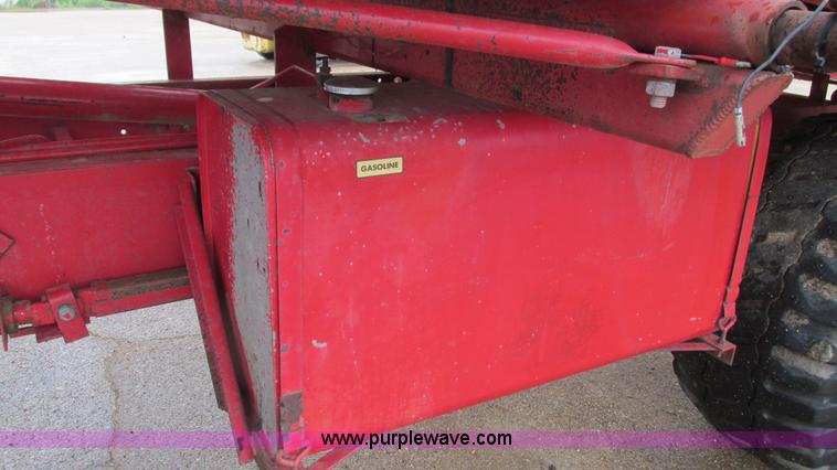 image for item I3248 New Holland 1049 Stackcruiser self-propelled bale wagon