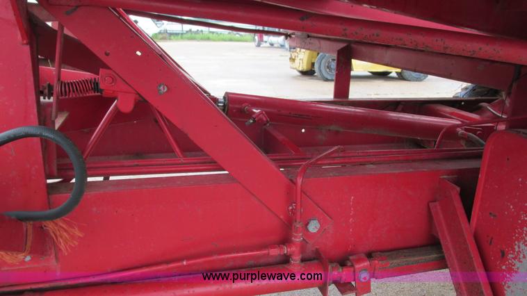 image for item I3248 New Holland 1049 Stackcruiser self-propelled bale wagon