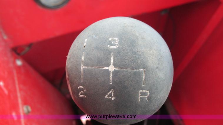 image for item I3248 New Holland 1049 Stackcruiser self-propelled bale wagon