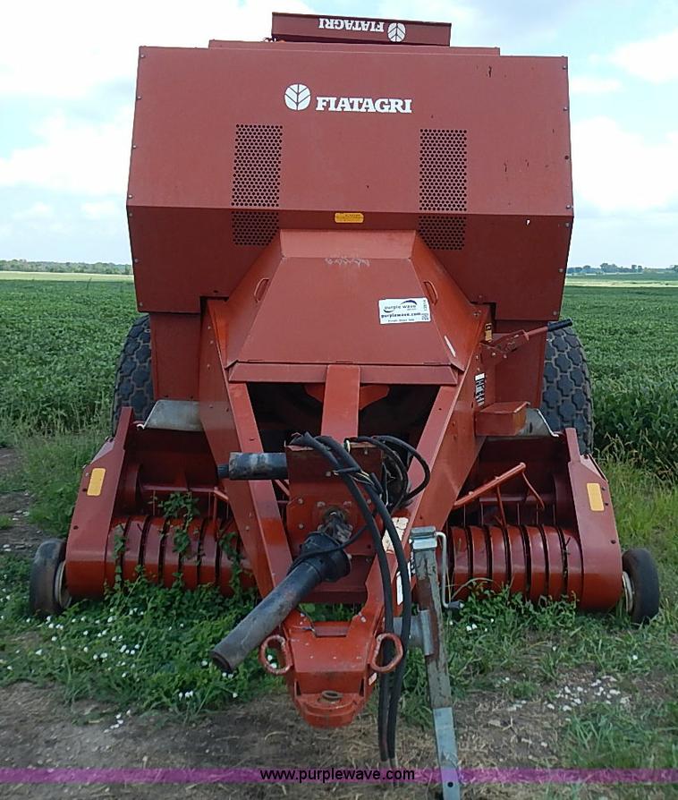 image for item I3514 1991 Hesston 4900 Fiatagri large square baler