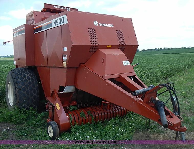 image for item I3514 1991 Hesston 4900 Fiatagri large square baler