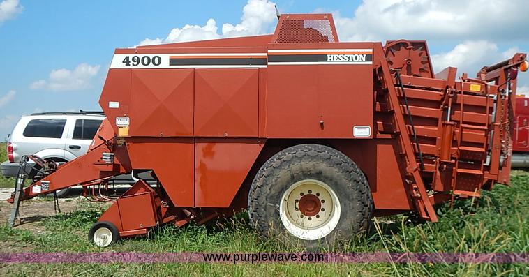 image for item I3514 1991 Hesston 4900 Fiatagri large square baler