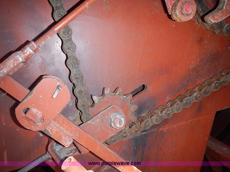 image for item I3514 1991 Hesston 4900 Fiatagri large square baler