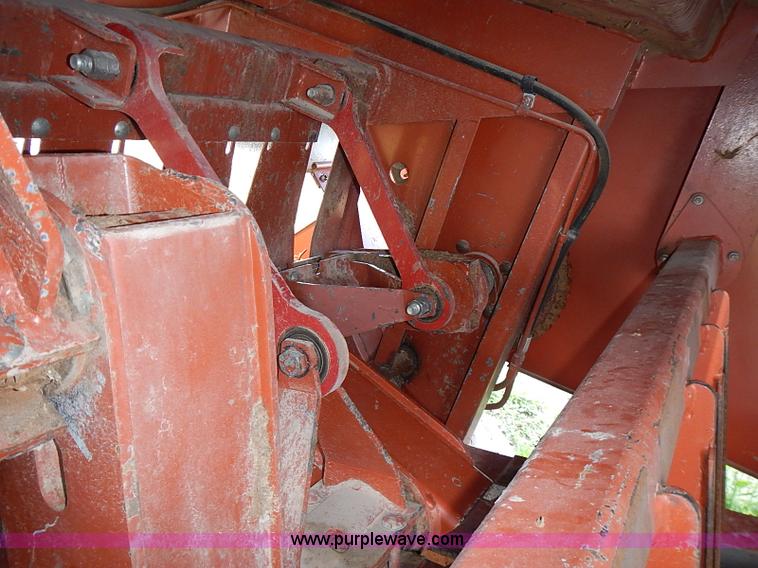 image for item I3514 1991 Hesston 4900 Fiatagri large square baler