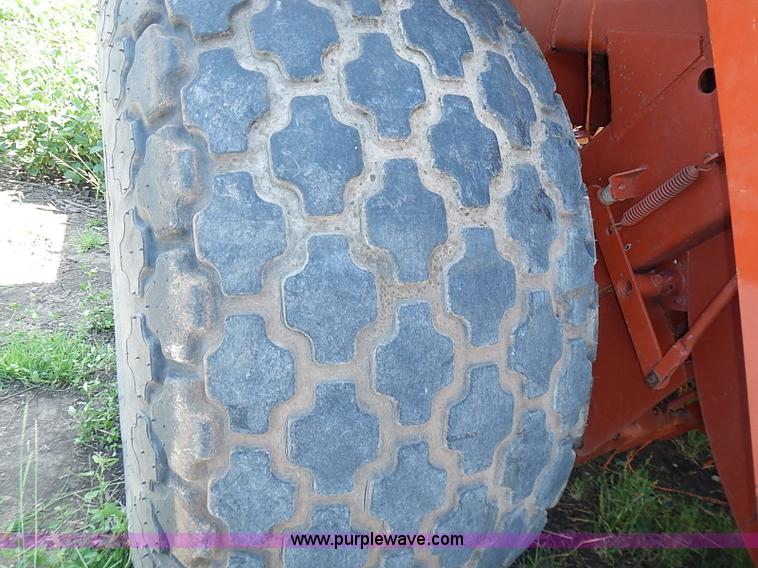 image for item I3514 1991 Hesston 4900 Fiatagri large square baler