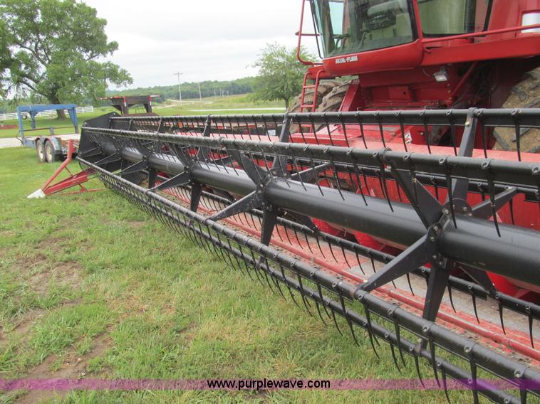 image for item I8981 2006 Case IH 1020 head