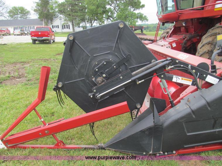 image for item I8981 2006 Case IH 1020 head