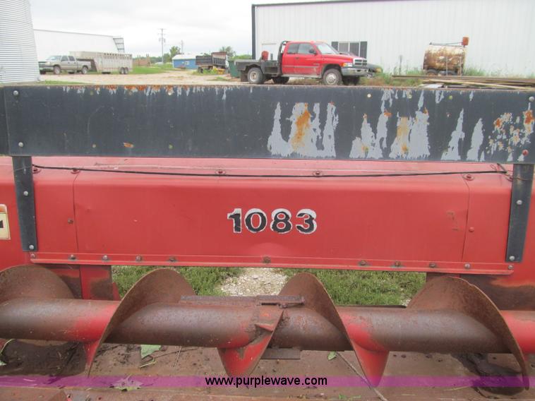 image for item I8982 Case IH 1083 corn head