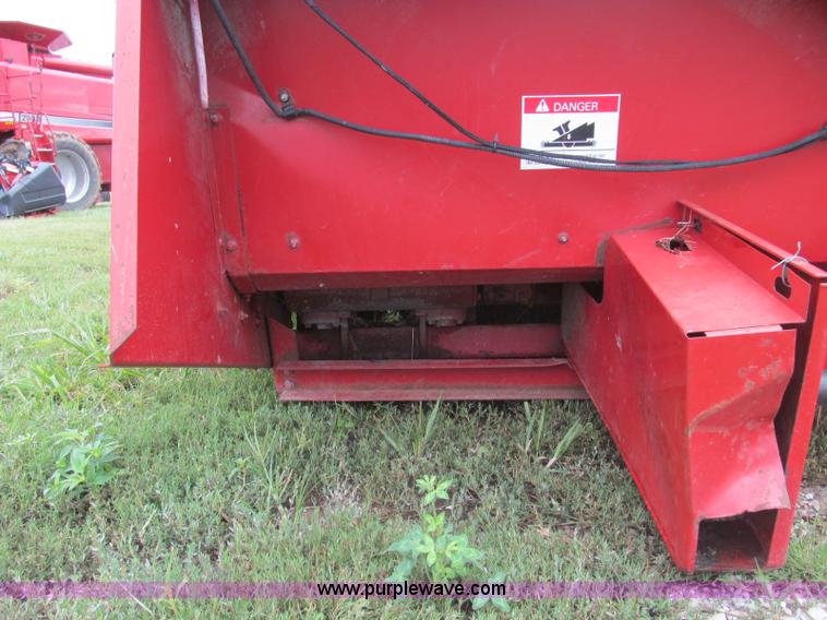 image for item I8982 Case IH 1083 corn head