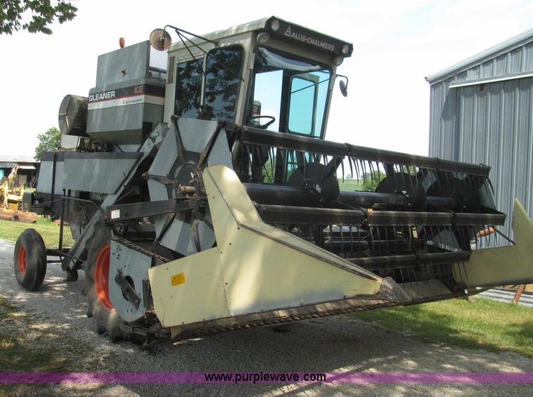 image for item I8986 1978 Allis-Chalmers Gleaner K2 combine