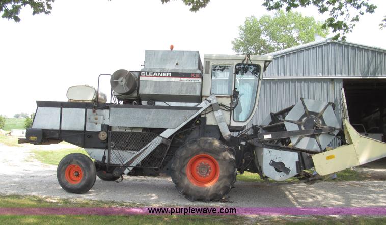 image for item I8986 1978 Allis-Chalmers Gleaner K2 combine
