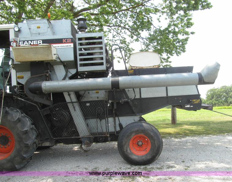 image for item I8986 1978 Allis-Chalmers Gleaner K2 combine