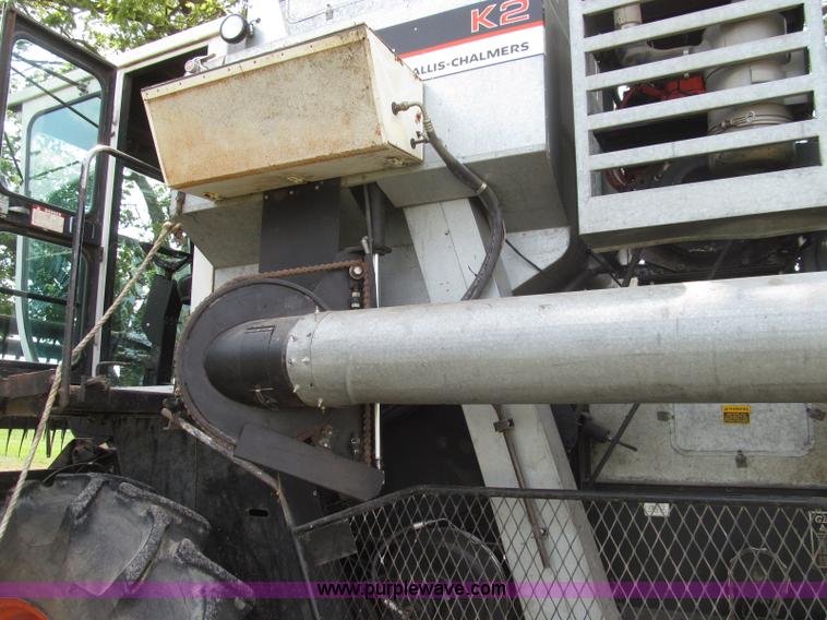 image for item I8986 1978 Allis-Chalmers Gleaner K2 combine