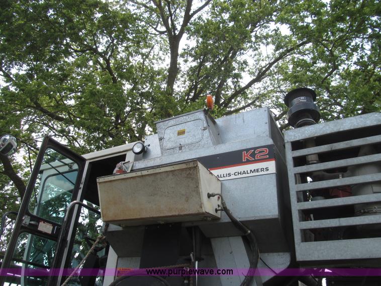 image for item I8986 1978 Allis-Chalmers Gleaner K2 combine