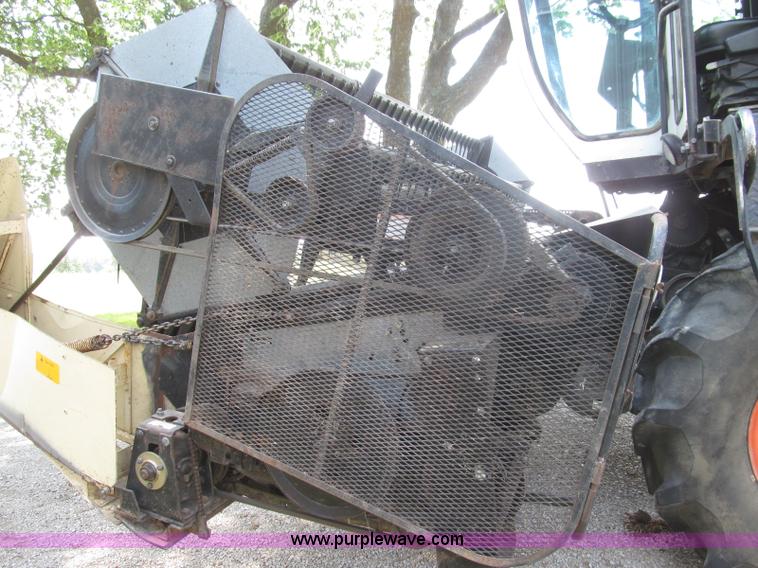 image for item I8986 1978 Allis-Chalmers Gleaner K2 combine