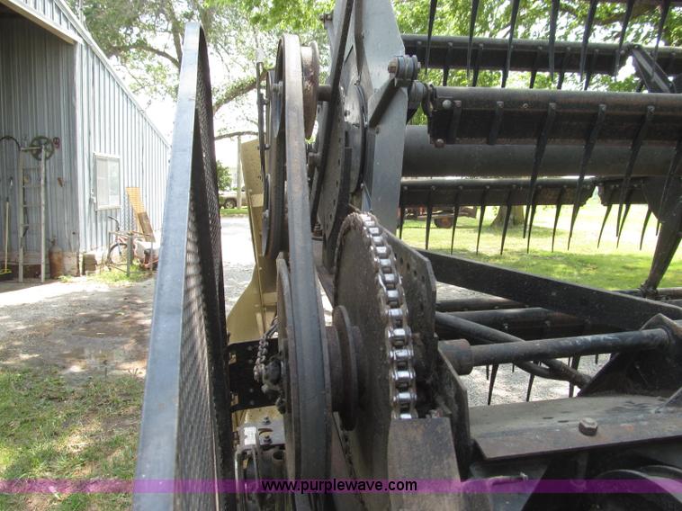 image for item I8986 1978 Allis-Chalmers Gleaner K2 combine