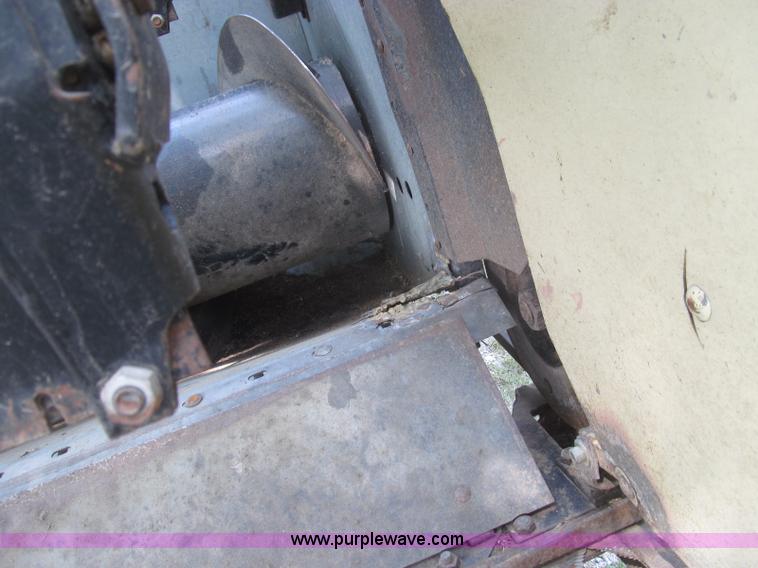 image for item I8986 1978 Allis-Chalmers Gleaner K2 combine